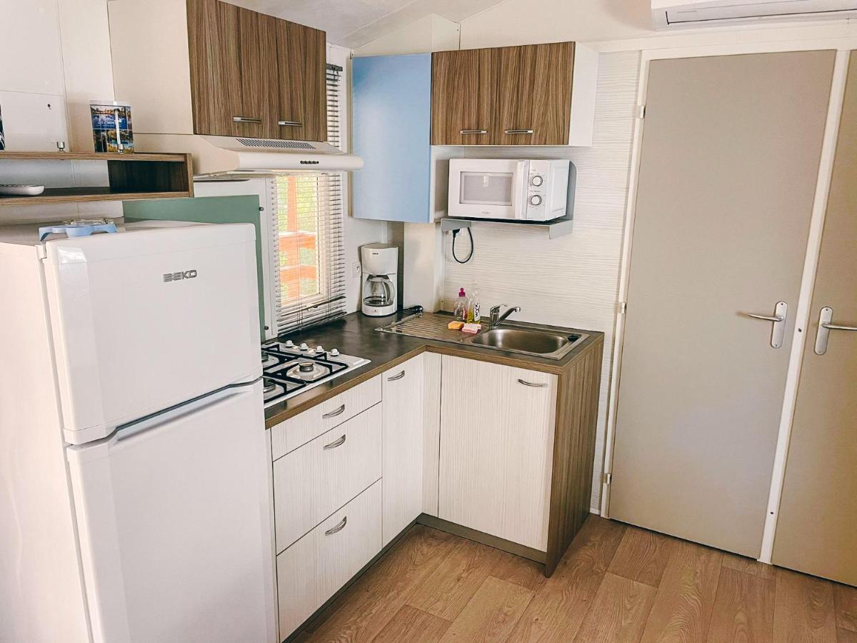 3 Bedroom Chalets Camping Lei Suves - Joycasa Roquebrune-sur-Argens Eksteriør bilde