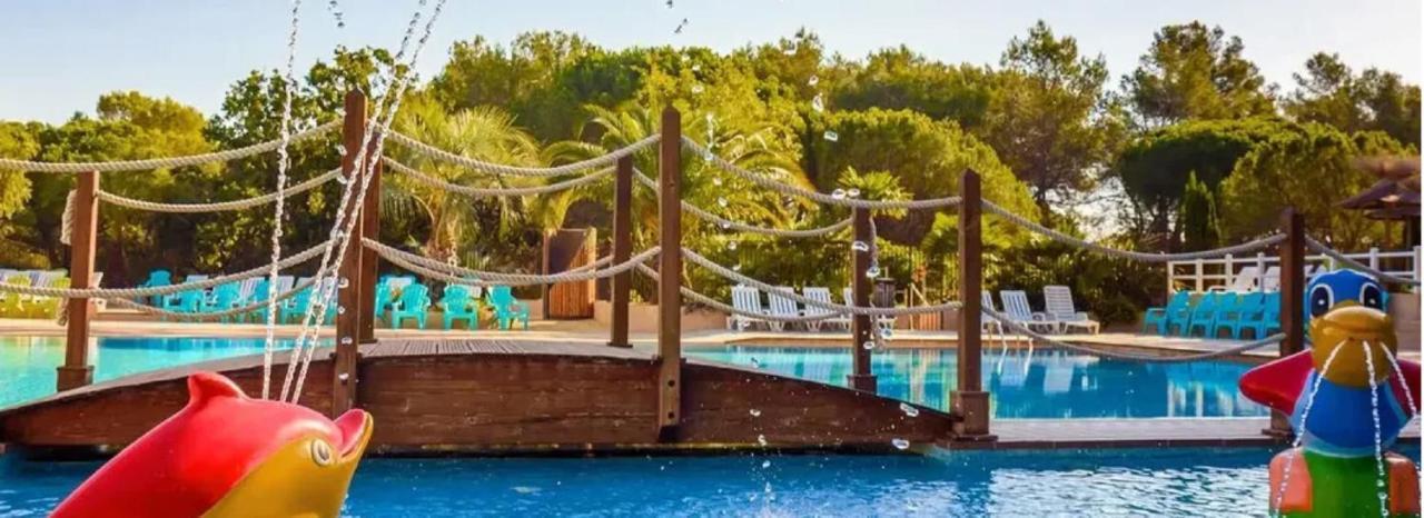 3 Bedroom Chalets Camping Lei Suves - Joycasa Roquebrune-sur-Argens Eksteriør bilde