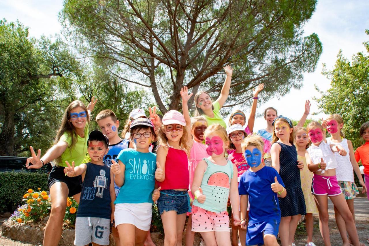 3 Bedroom Chalets Camping Lei Suves - Joycasa Roquebrune-sur-Argens Eksteriør bilde
