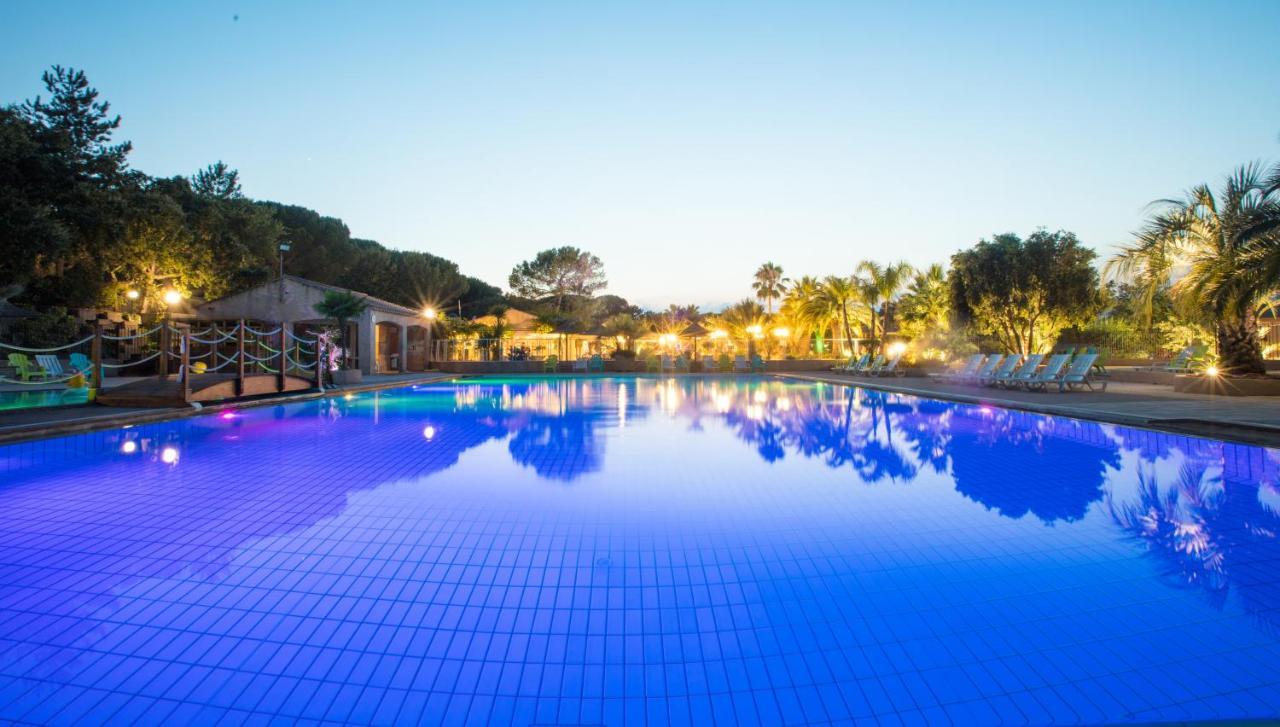 3 Bedroom Chalets Camping Lei Suves - Joycasa Roquebrune-sur-Argens Eksteriør bilde
