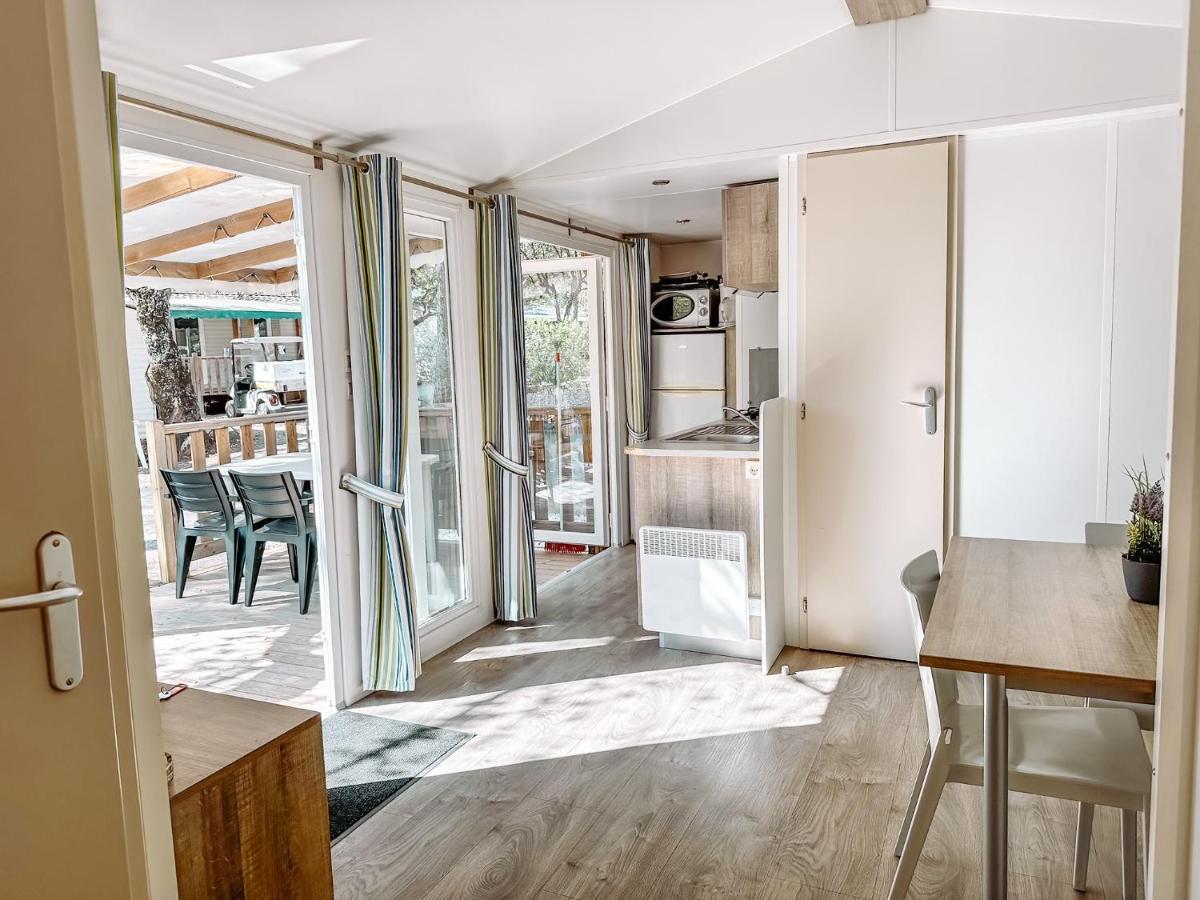 3 Bedroom Chalets Camping Lei Suves - Joycasa Roquebrune-sur-Argens Eksteriør bilde