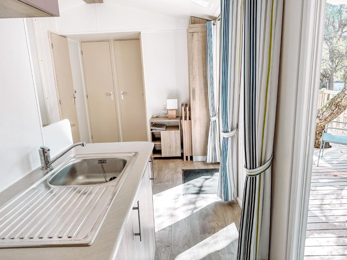 3 Bedroom Chalets Camping Lei Suves - Joycasa Roquebrune-sur-Argens Eksteriør bilde