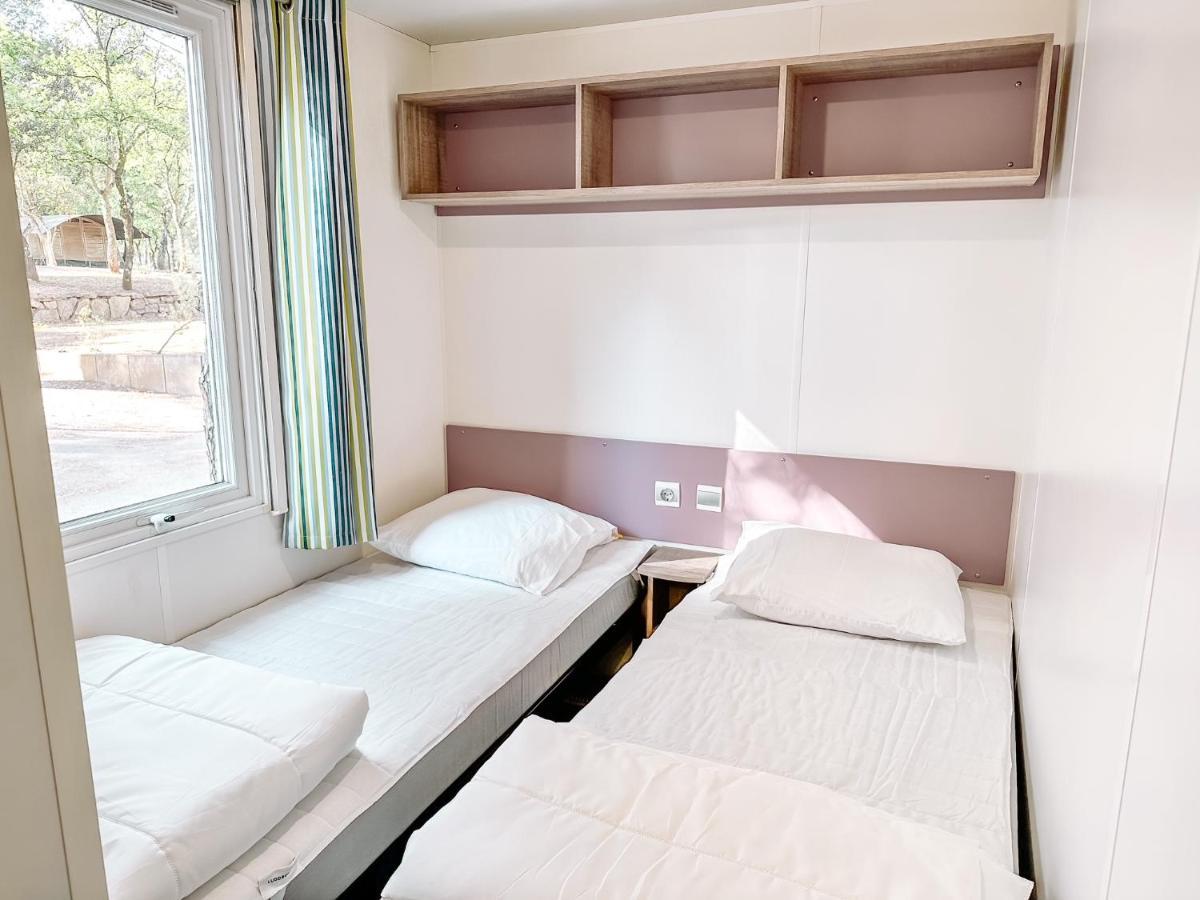 3 Bedroom Chalets Camping Lei Suves - Joycasa Roquebrune-sur-Argens Eksteriør bilde