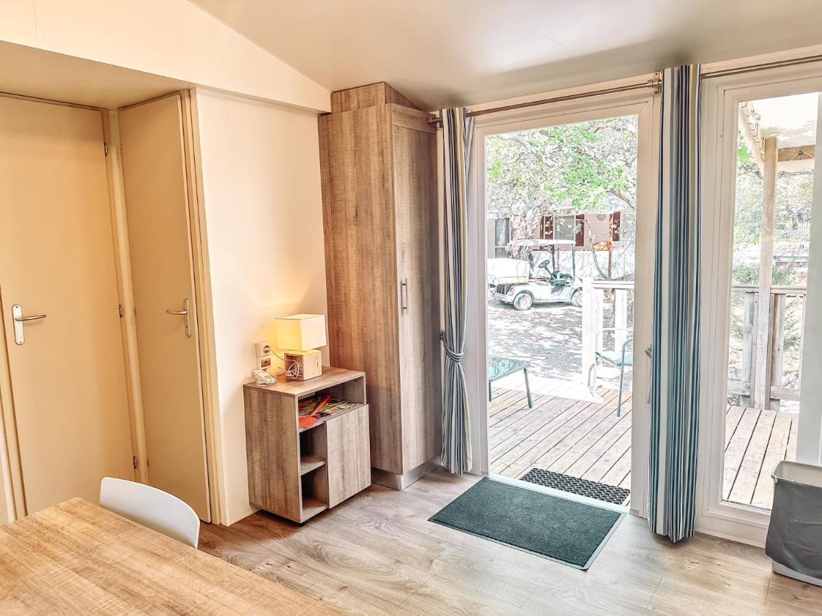 3 Bedroom Chalets Camping Lei Suves - Joycasa Roquebrune-sur-Argens Eksteriør bilde