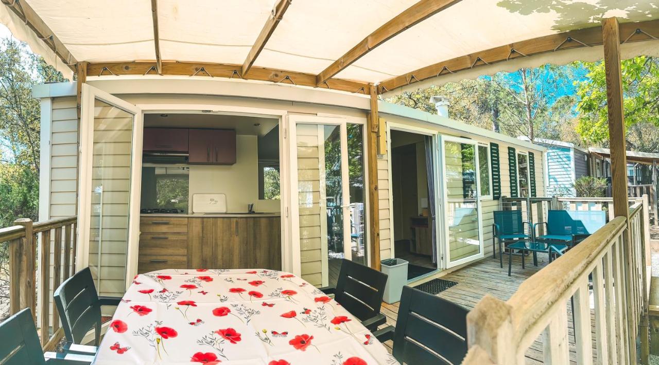 3 Bedroom Chalets Camping Lei Suves - Joycasa Roquebrune-sur-Argens Eksteriør bilde