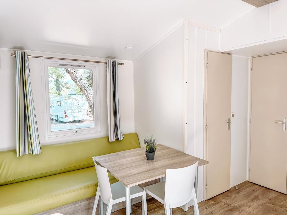 3 Bedroom Chalets Camping Lei Suves - Joycasa Roquebrune-sur-Argens Eksteriør bilde